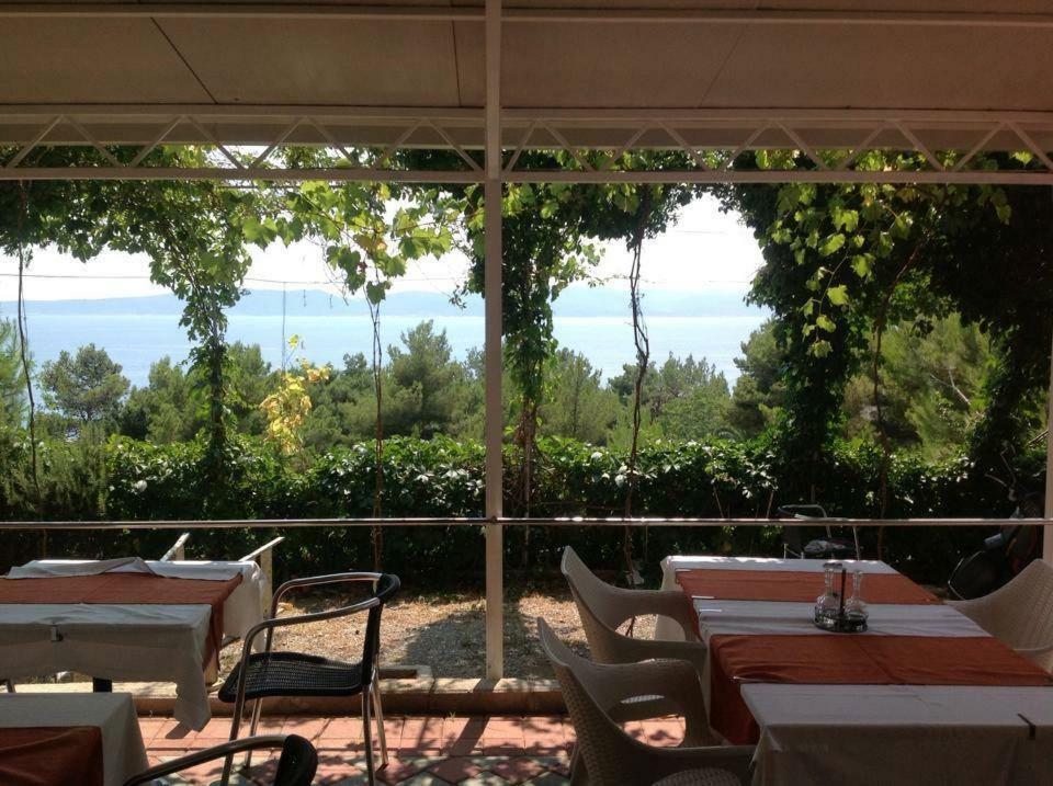 Villa Luka Brela Exteriör bild