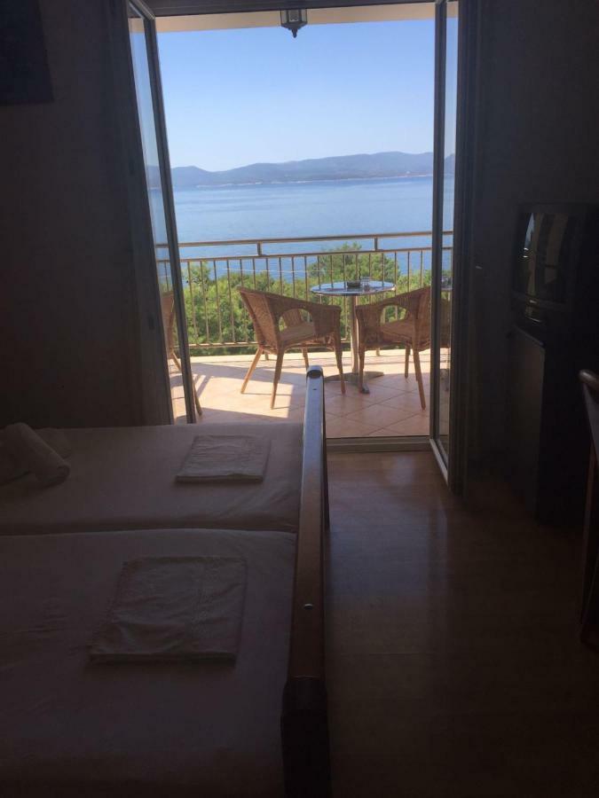 Villa Luka Brela Exteriör bild