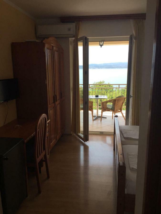 Villa Luka Brela Exteriör bild