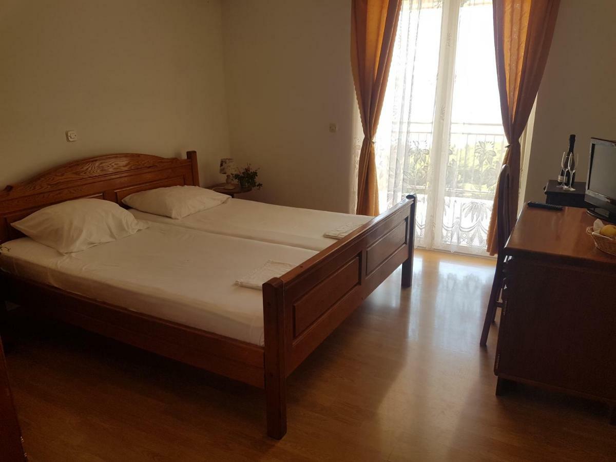 Villa Luka Brela Exteriör bild